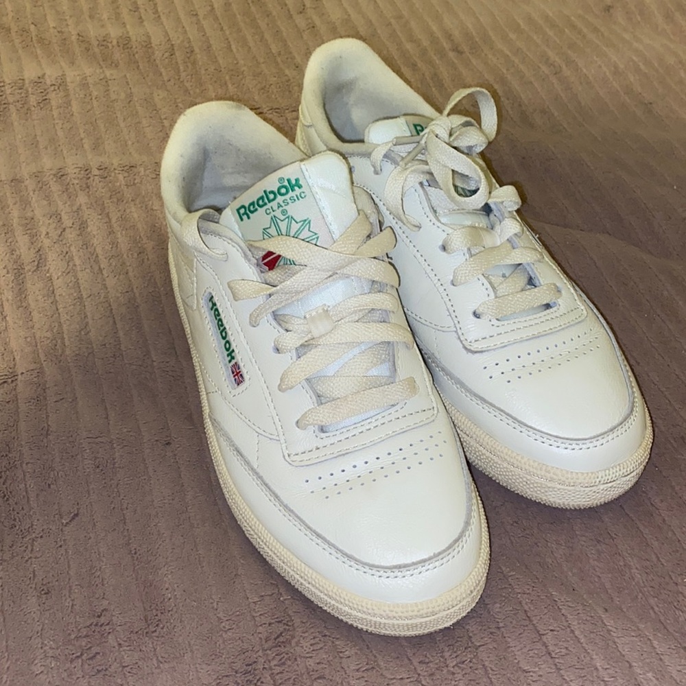 Reebok size 7 in men and 8.5 in women